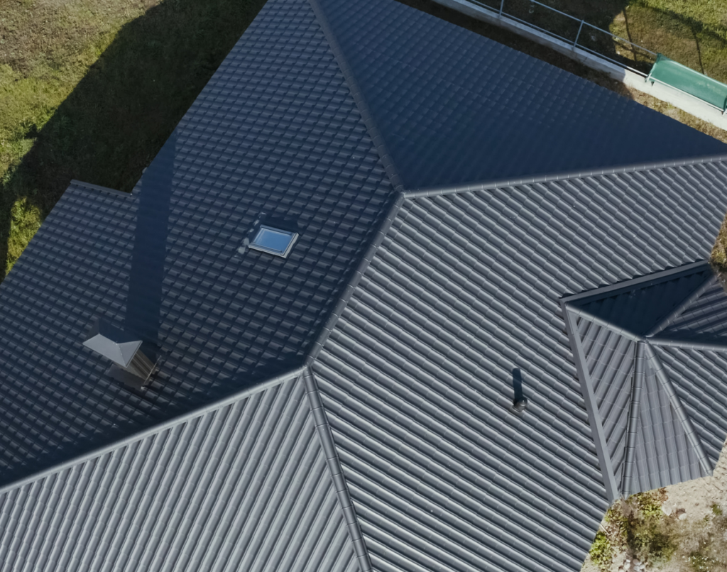 Aerial shot of a large Philadelphia home with a professionally installed metal roof.